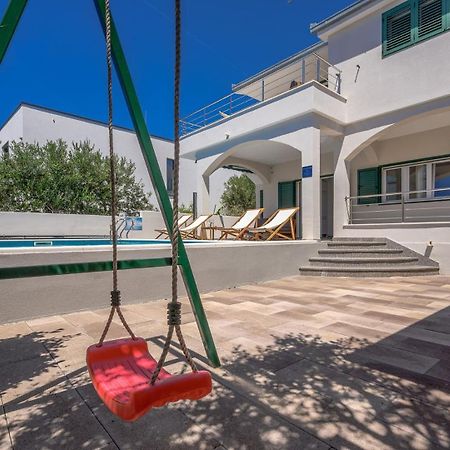 Sea Flower Beachfront Villa セヴィド エクステリア 写真
